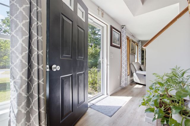 29 Chase Brook Circle, Litchfield, NH 03052