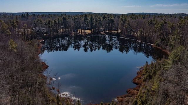 29 Chase Brook Circle, Litchfield, NH 03052