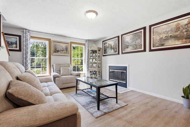 29 Chase Brook Circle, Litchfield, NH 03052