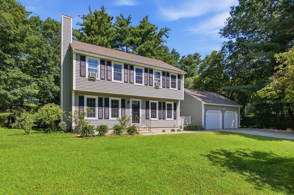29 Chase Brook Circle, Litchfield, NH 03052