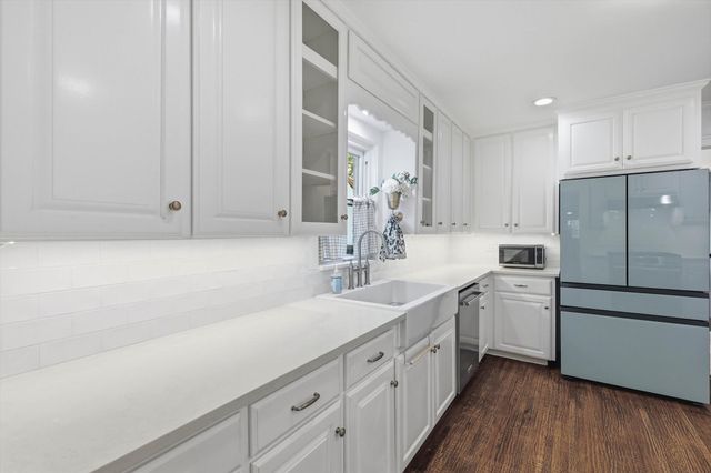 1809 Thomas Place, Fort Worth, TX 76107