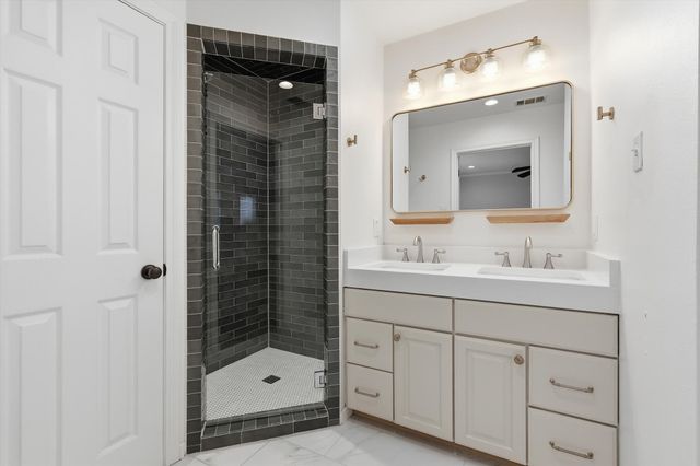 1809 Thomas Place, Fort Worth, TX 76107