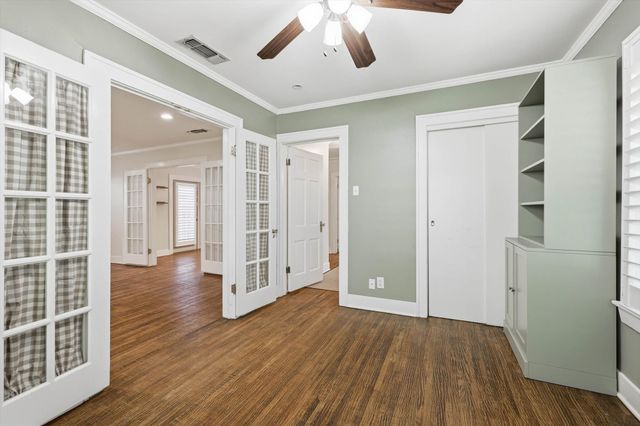 1809 Thomas Place, Fort Worth, TX 76107