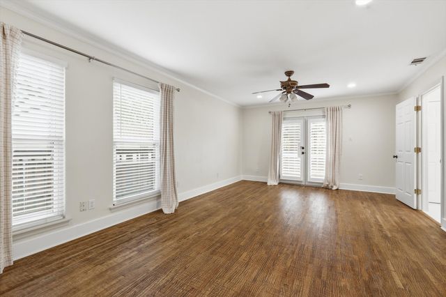 1809 Thomas Place, Fort Worth, TX 76107