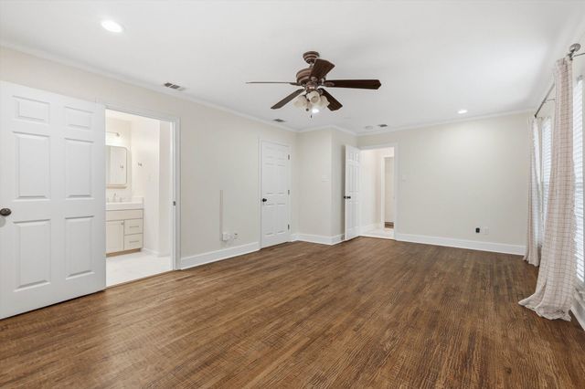 1809 Thomas Place, Fort Worth, TX 76107