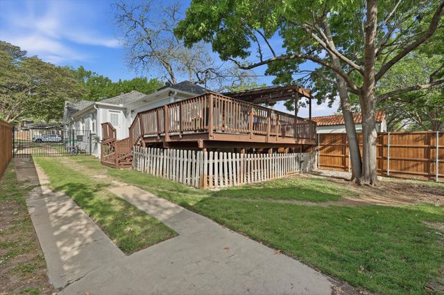 1809 Thomas Place, Fort Worth, TX 76107