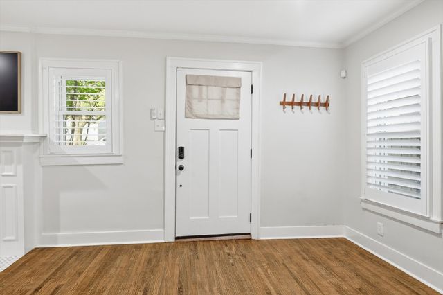 1809 Thomas Place, Fort Worth, TX 76107