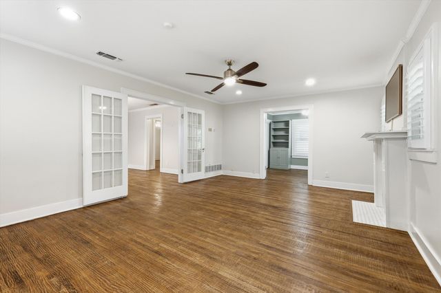 1809 Thomas Place, Fort Worth, TX 76107