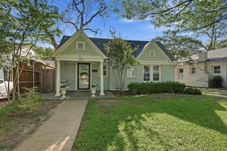 1809 Thomas Place, Fort Worth, TX 76107