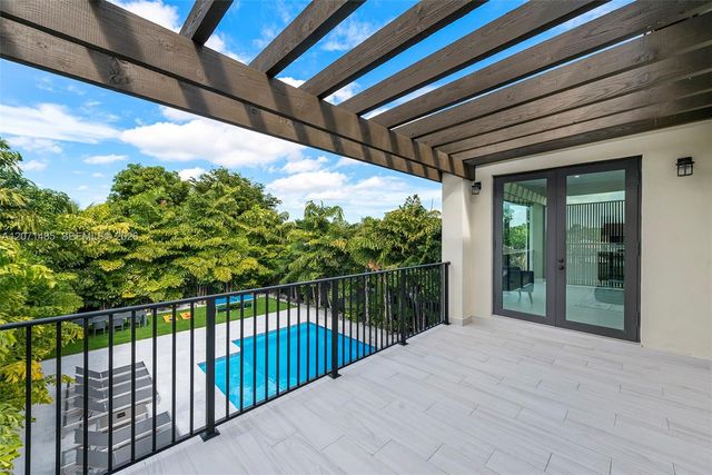 6529 SW 30th Street, Miami, FL 33155