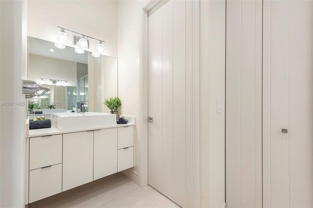 6529 SW 30th Street, Miami, FL 33155