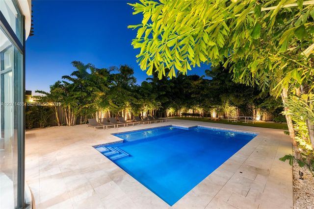 6529 SW 30th Street, Miami, FL 33155