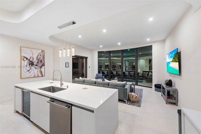 6529 SW 30th Street, Miami, FL 33155