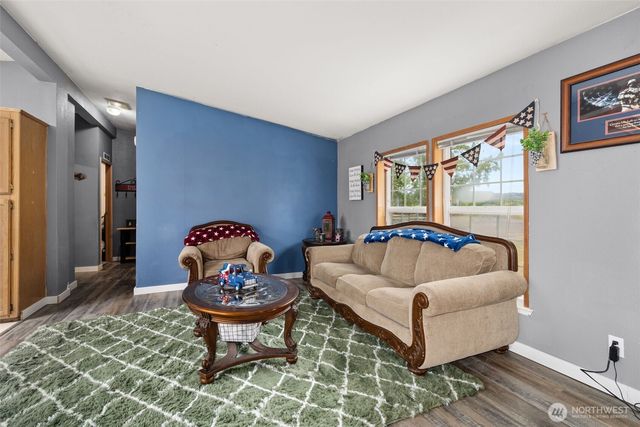 323 Twin Oaks Road, Chehalis, WA 98532