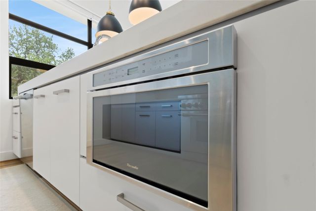 1302 Crocker Street, Houston, TX 77019