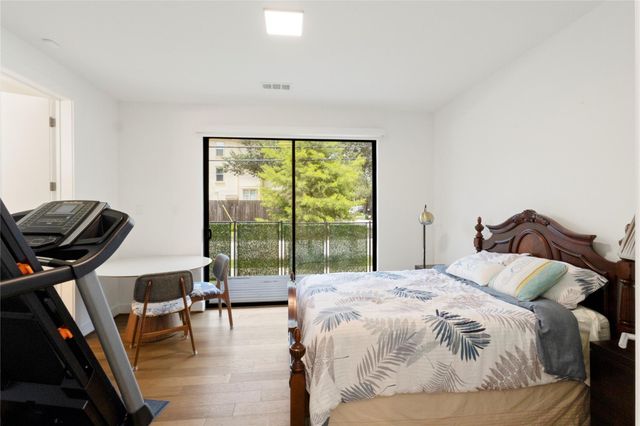 1302 Crocker Street, Houston, TX 77019