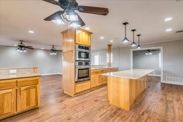 595 Cardinal RD, Rosanky, TX 78953