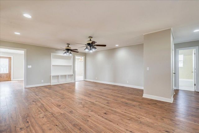 595 Cardinal RD, Rosanky, TX 78953