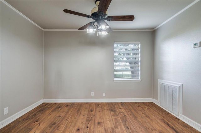 595 Cardinal RD, Rosanky, TX 78953