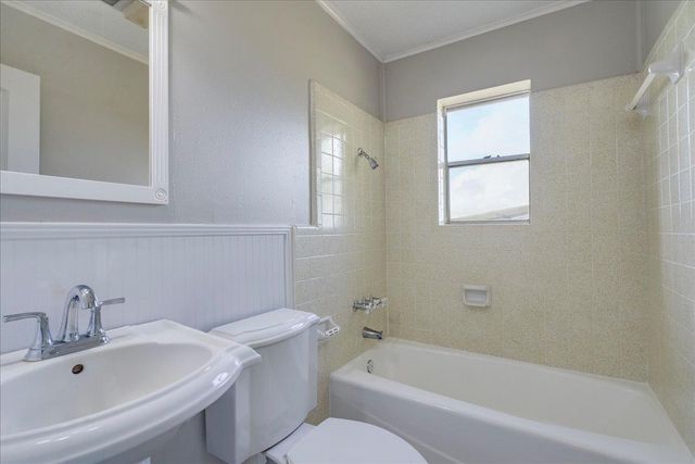 595 Cardinal RD, Rosanky, TX 78953