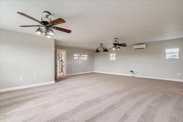 595 Cardinal RD, Rosanky, TX 78953