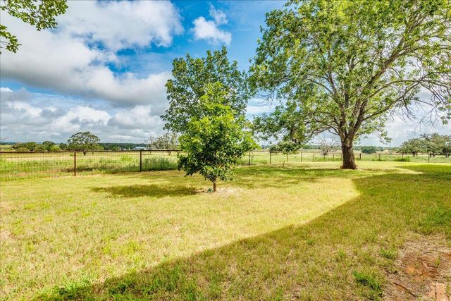 595 Cardinal RD, Rosanky, TX 78953