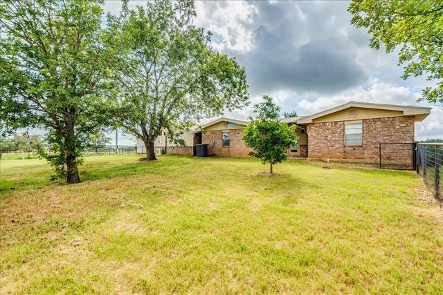595 Cardinal RD, Rosanky, TX 78953