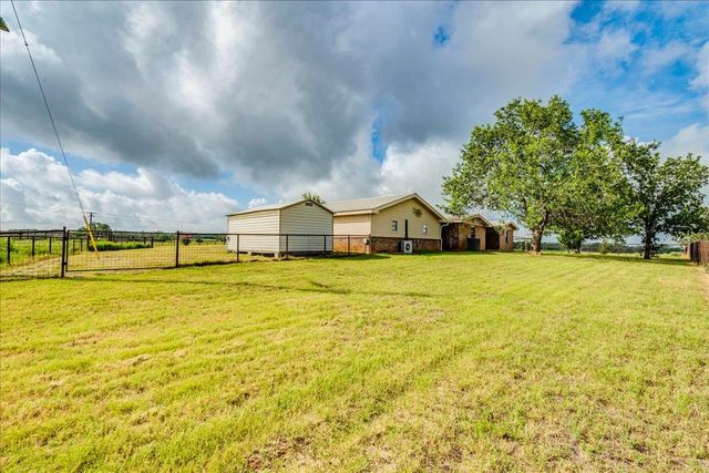 595 Cardinal RD, Rosanky, TX 78953