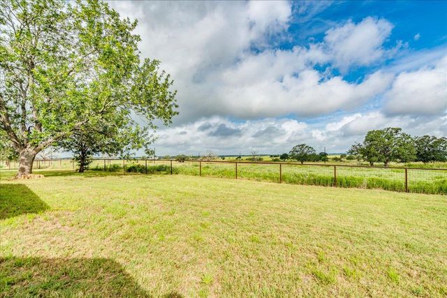 595 Cardinal RD, Rosanky, TX 78953
