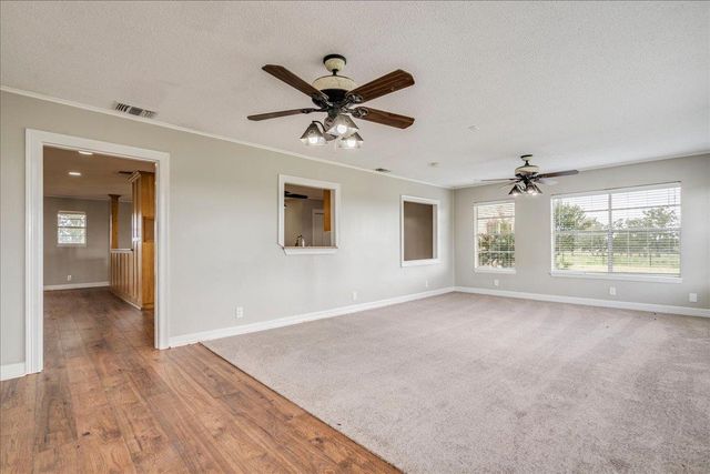 595 Cardinal RD, Rosanky, TX 78953