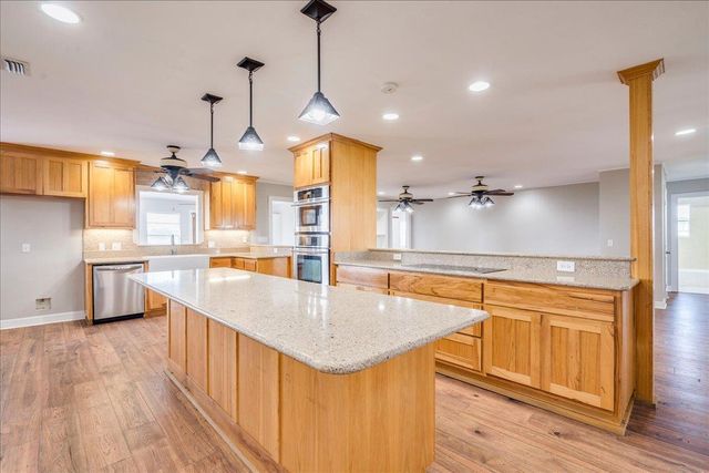 595 Cardinal RD, Rosanky, TX 78953