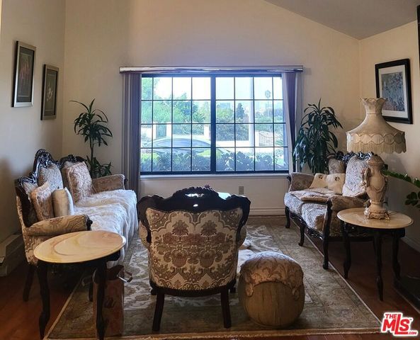 1781 N Benton Way, Los Angeles, CA 90026