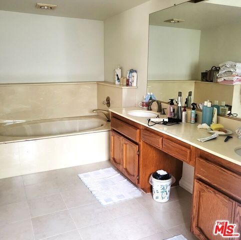 1781 N Benton Way, Los Angeles, CA 90026