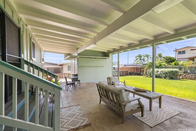 1812 Makuakane Street, Honolulu, HI 96817