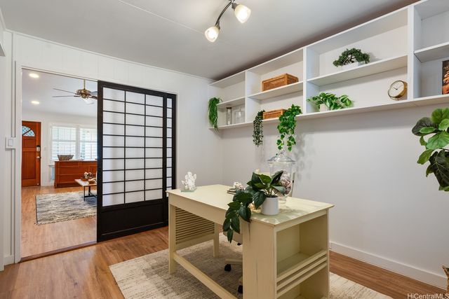 1812 Makuakane Street, Honolulu, HI 96817