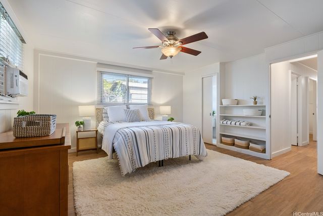 1812 Makuakane Street, Honolulu, HI 96817