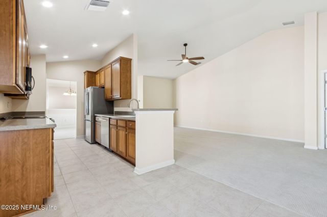 8585 LITTLE SWIFT Circle, Jacksonville, FL 32256