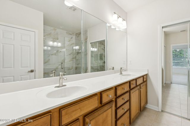 8585 LITTLE SWIFT Circle, Jacksonville, FL 32256