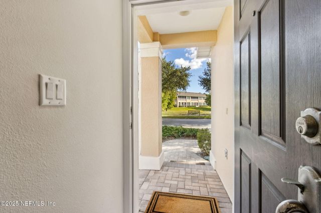 8585 LITTLE SWIFT Circle, Jacksonville, FL 32256