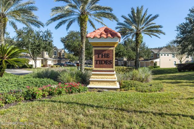 8585 LITTLE SWIFT Circle, Jacksonville, FL 32256