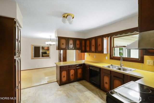 500 Northwood Drive, Delta, OH 43515