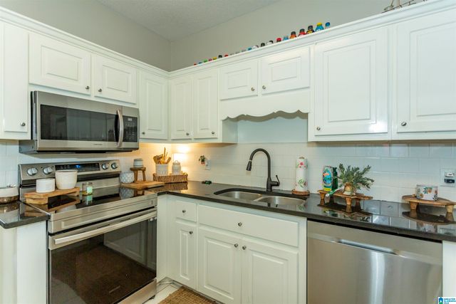 192 KENTWOOD DRIVE, Alabaster, AL 35007