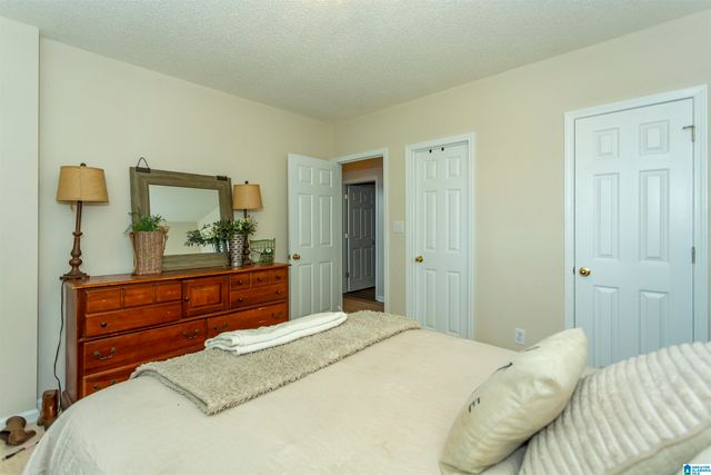 192 KENTWOOD DRIVE, Alabaster, AL 35007