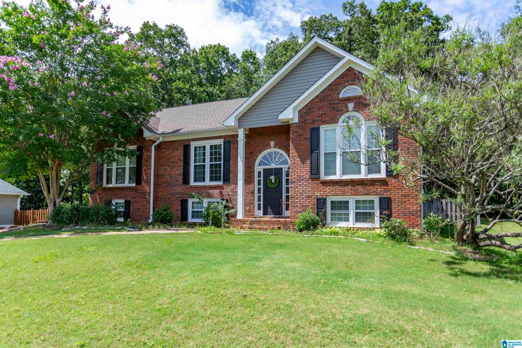 192 KENTWOOD DRIVE, Alabaster, AL 35007