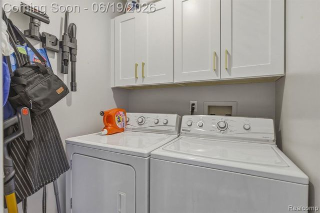 16999 Cristina Court, Clinton Township, MI 48038