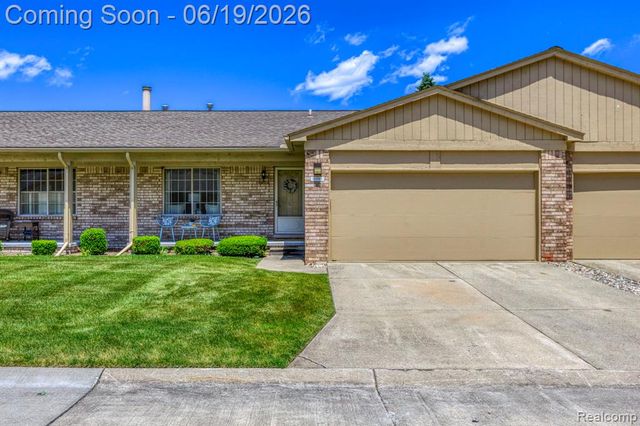 16999 Cristina Court, Clinton Township, MI 48038