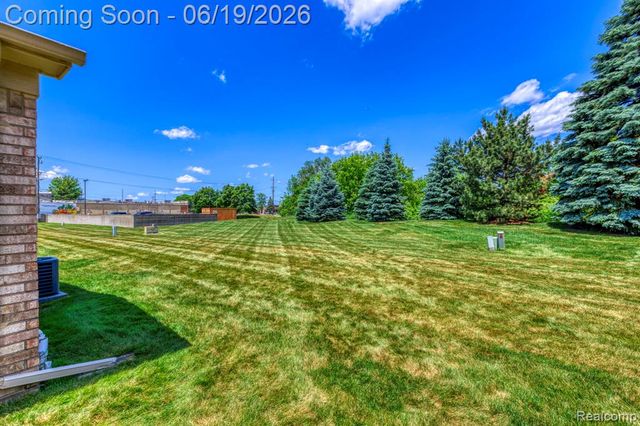 16999 Cristina Court, Clinton Township, MI 48038