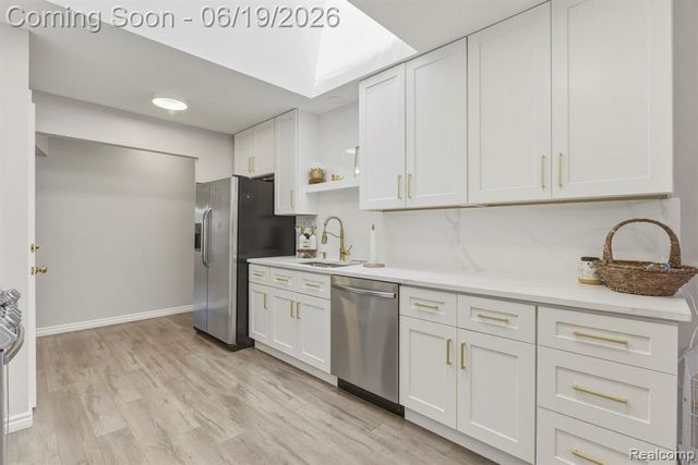 16999 Cristina Court, Clinton Township, MI 48038