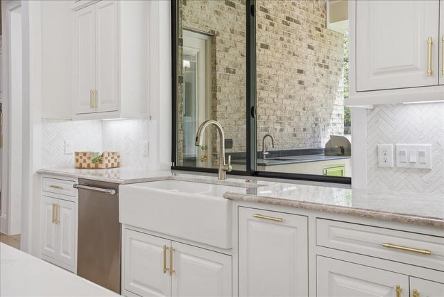 26041 Crown Ranch Boulevard, Montgomery, TX 77316