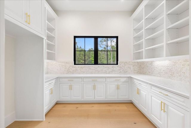 26041 Crown Ranch Boulevard, Montgomery, TX 77316